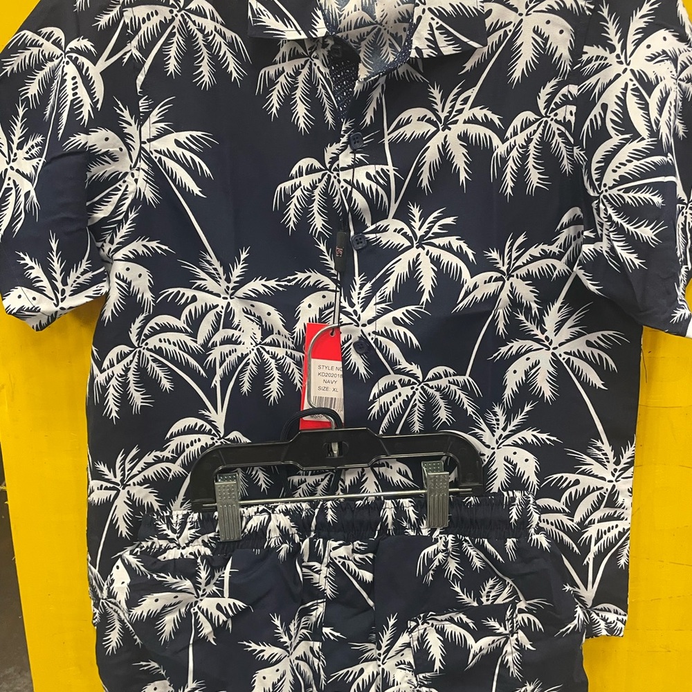 Resort-wear kids Hawaiian set .